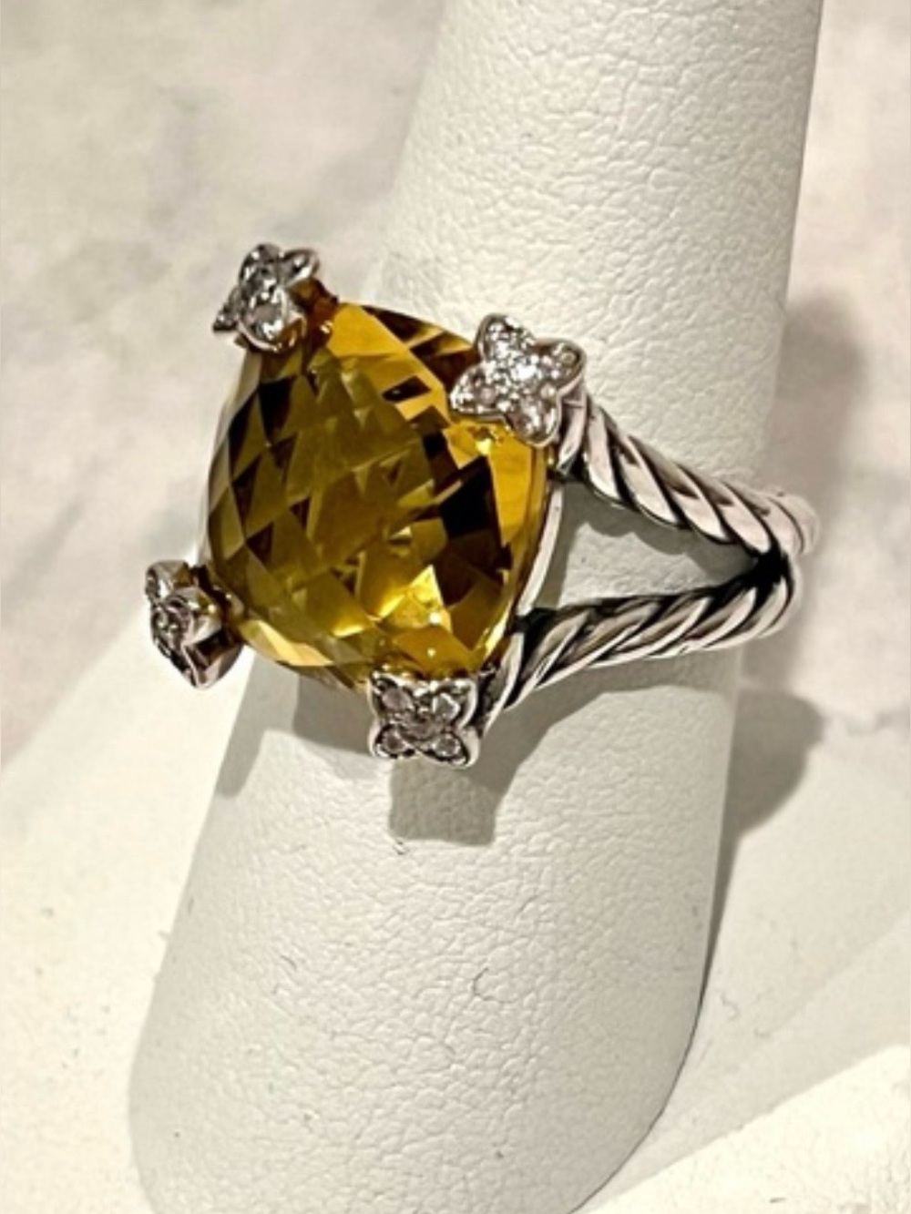 DAVID YURMAN 15mm Cushion on Point. Like New. Size 7 Lemon
Citrine.